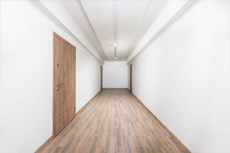Entrance floor and walls (1 of 2)